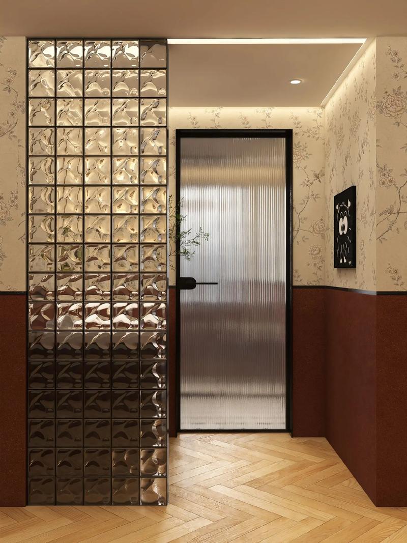 濃郁復古衛生間 玻璃隔斷美翻了！